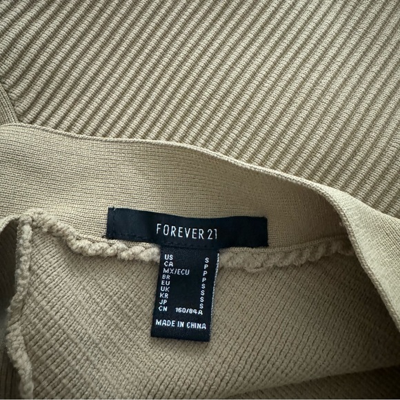 Forever 21 Crop Top - Picture 4 of 4
